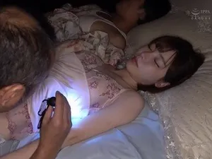 Học sinh nữ có body ngon bị nhóm bạn trong clb bơi lội thông đồng cưỡng bức