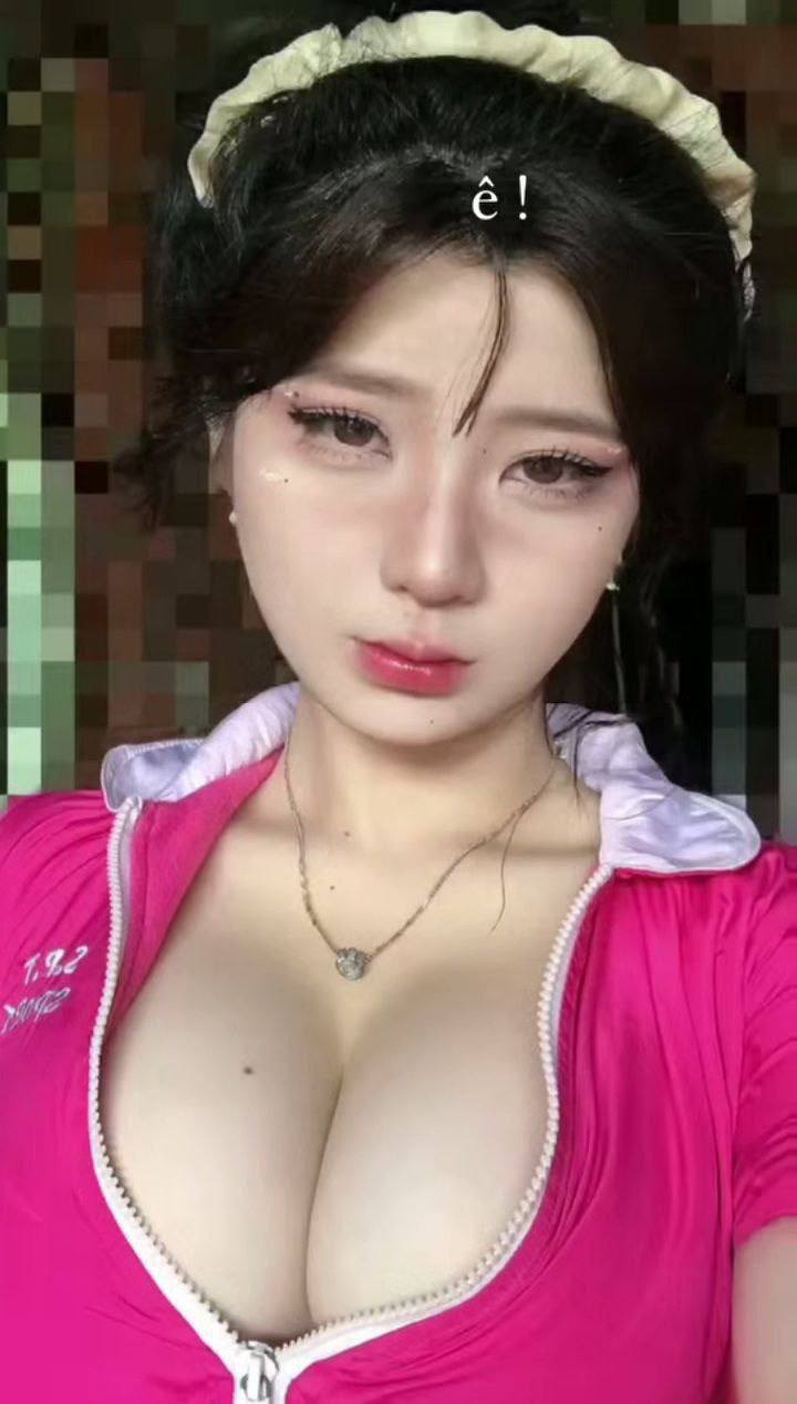 Bị 2 đồng nghiệp nữ làm chung công ty cướp mất đời trai trong chuyến công tác