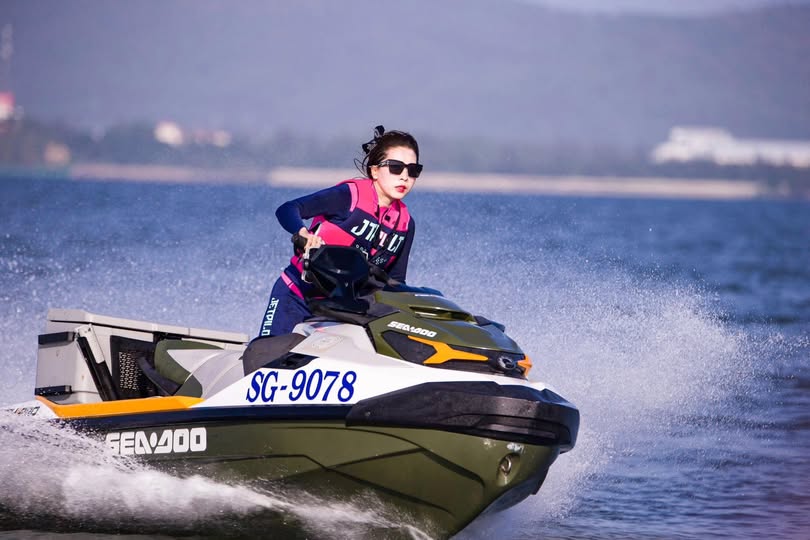 Những cô gái 00s vừa mới phá trinh đã lộ mặt và không thể chờ đợi để được quan hệ tình dục một cách điên cuồng